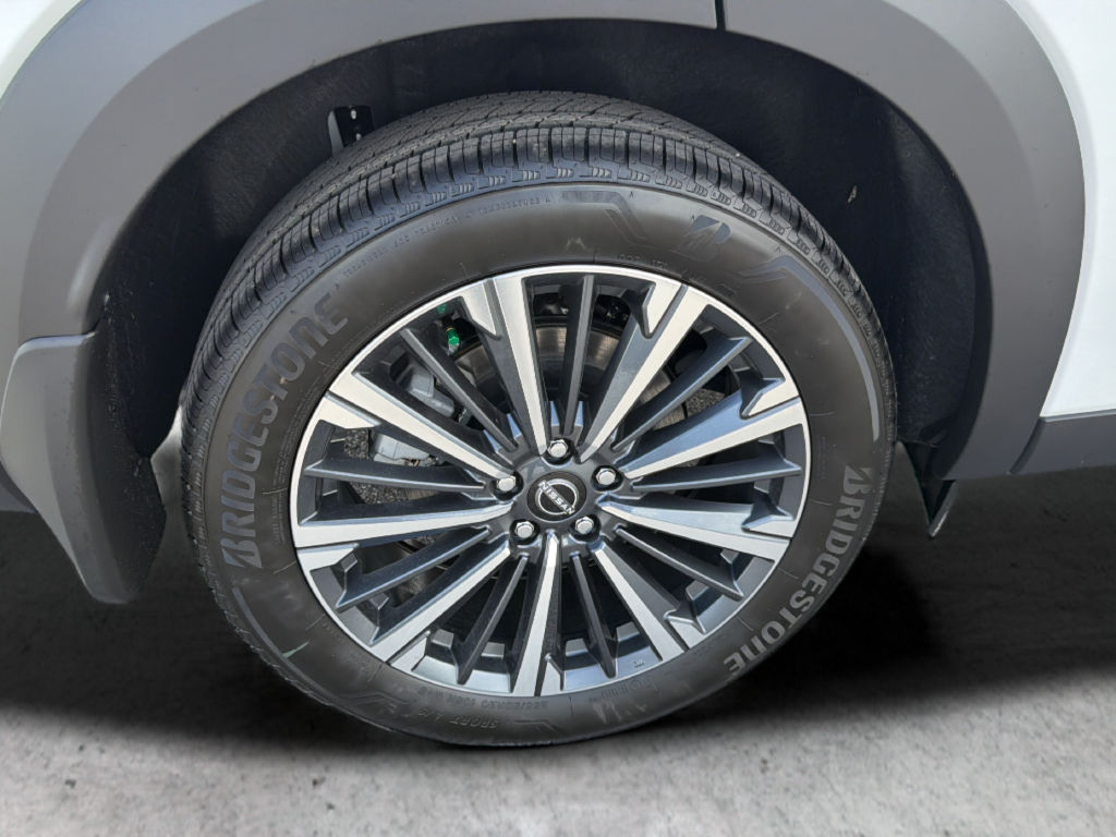 New 2026 White Nissan Platinum image 58