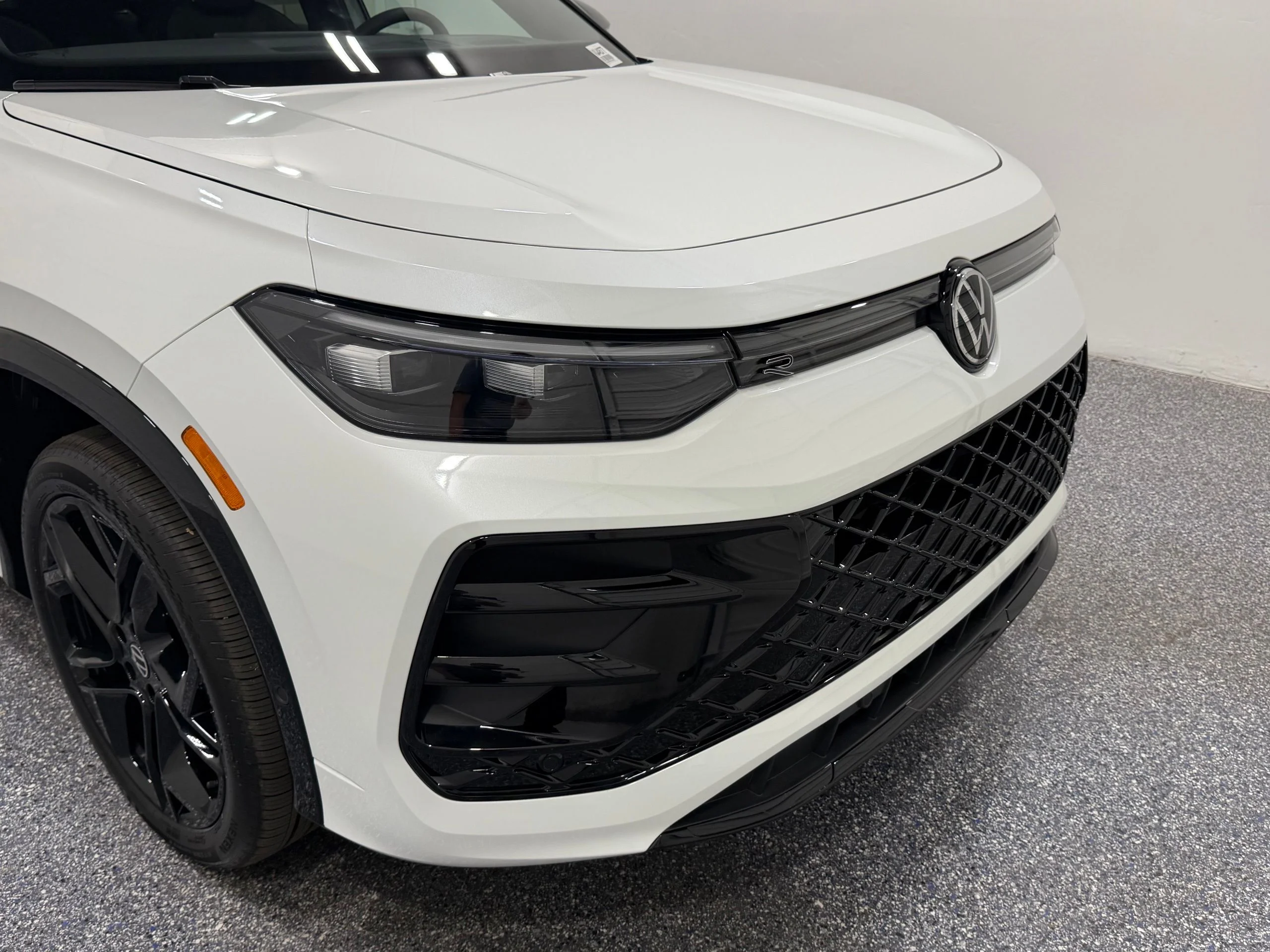 New 2026 White Volkswagen SE R-Line Black image 18