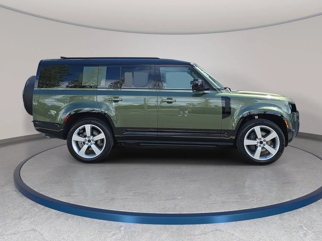 New 2026 Woolstone Green LAND ROVER X-Dynamic SE image 7