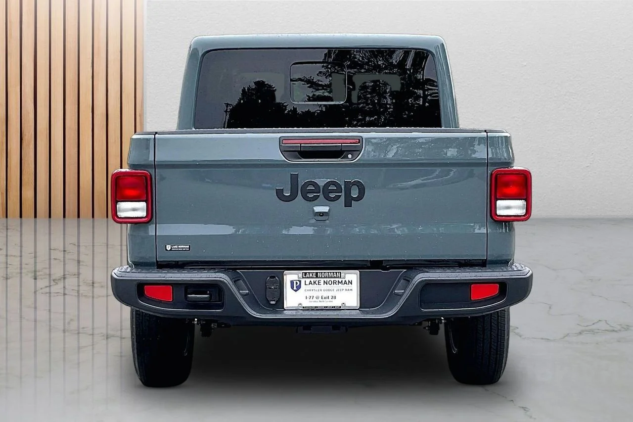 New 2026 Anvil Clear-Coat Exterior Paint Jeep Sport S image 8