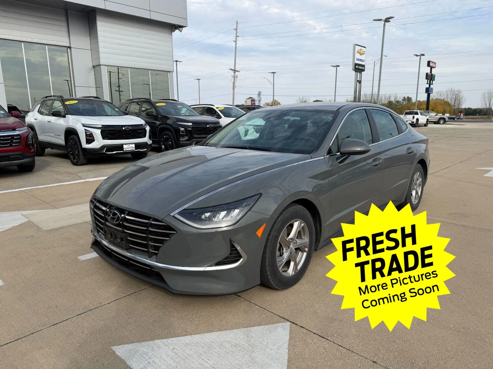 Used 2022 GRAY HYUNDAI  image 1