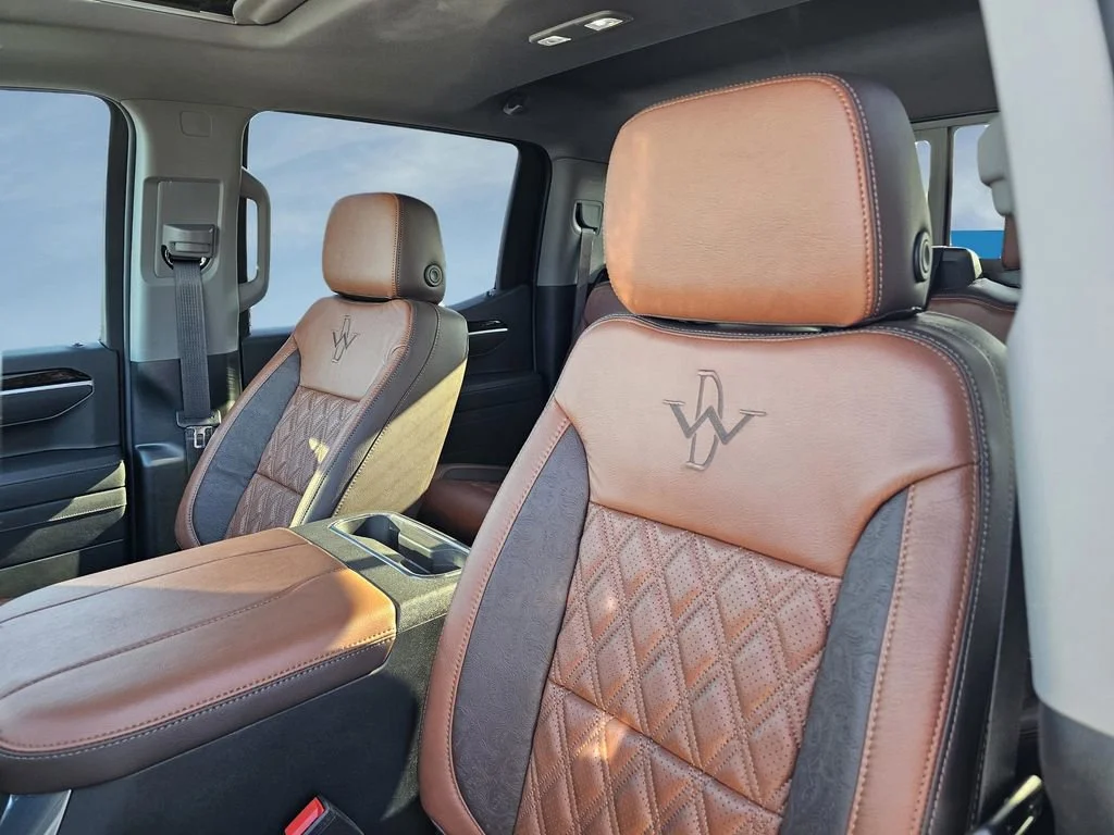 New 2026 Summit White GMC Elevation image 20