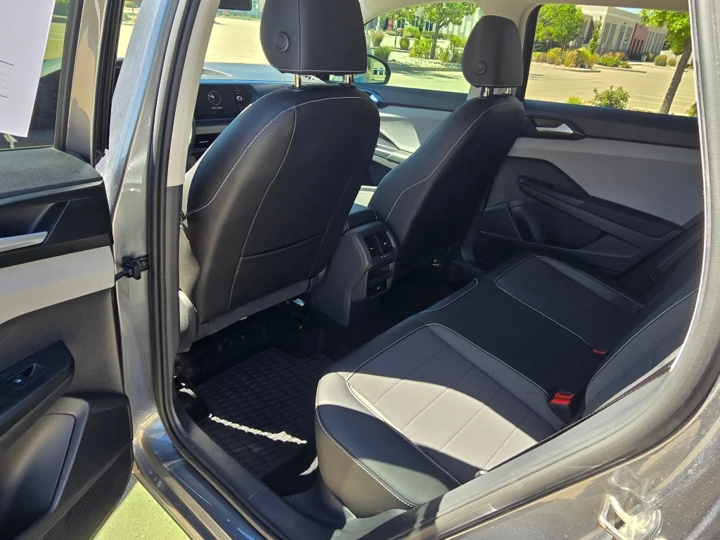 Used 2022 Platinum Gray Metallic Volkswagen SE image 16