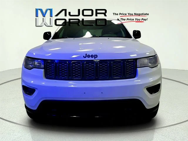 Used 2019 White Jeep Laredo image 3