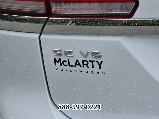 Used 2022 Pure White Volkswagen 3.6L V6 SE W/TECHNOLOGY image 16