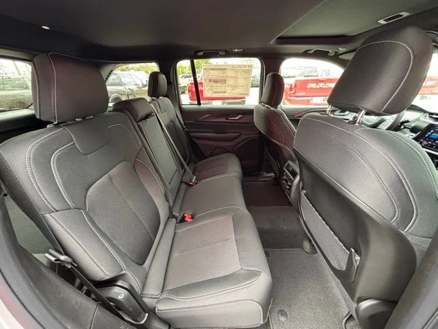 New 2026 Silver Zynith Exterior Paint Jeep Laredo X image 10