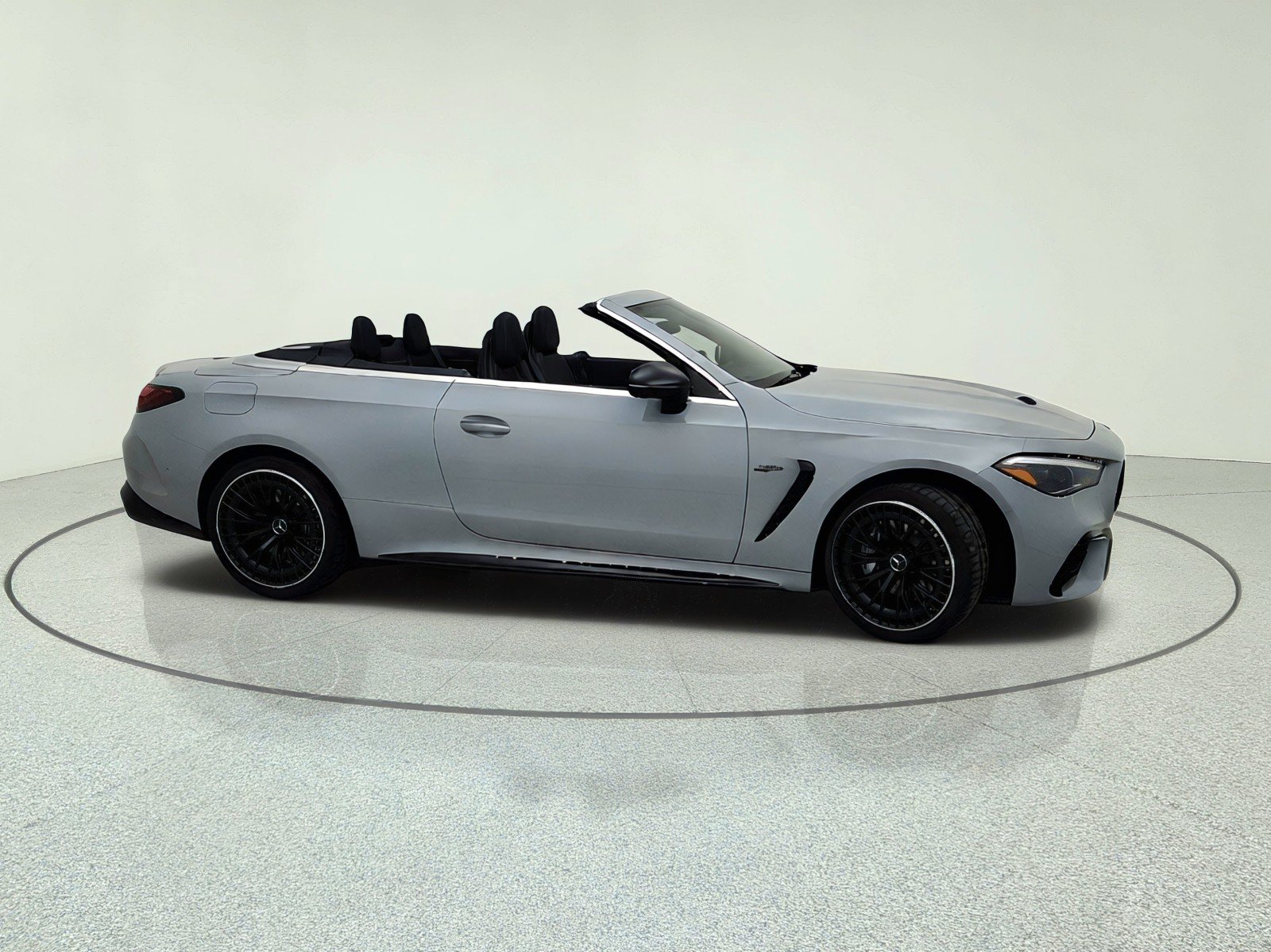 New 2027 MANUFAKTUR Alpine Grey Mercedes-Benz AMG® CLE 53 4MATIC+ Cabriolet image 6