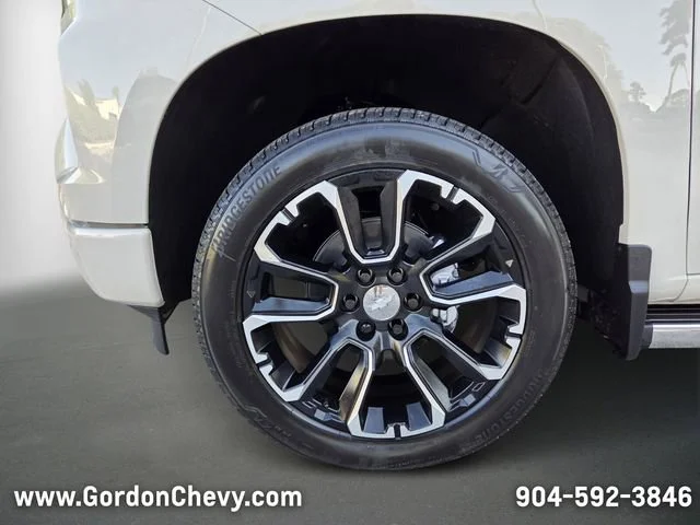 New 2026 White Sands Chevrolet High Country image 13
