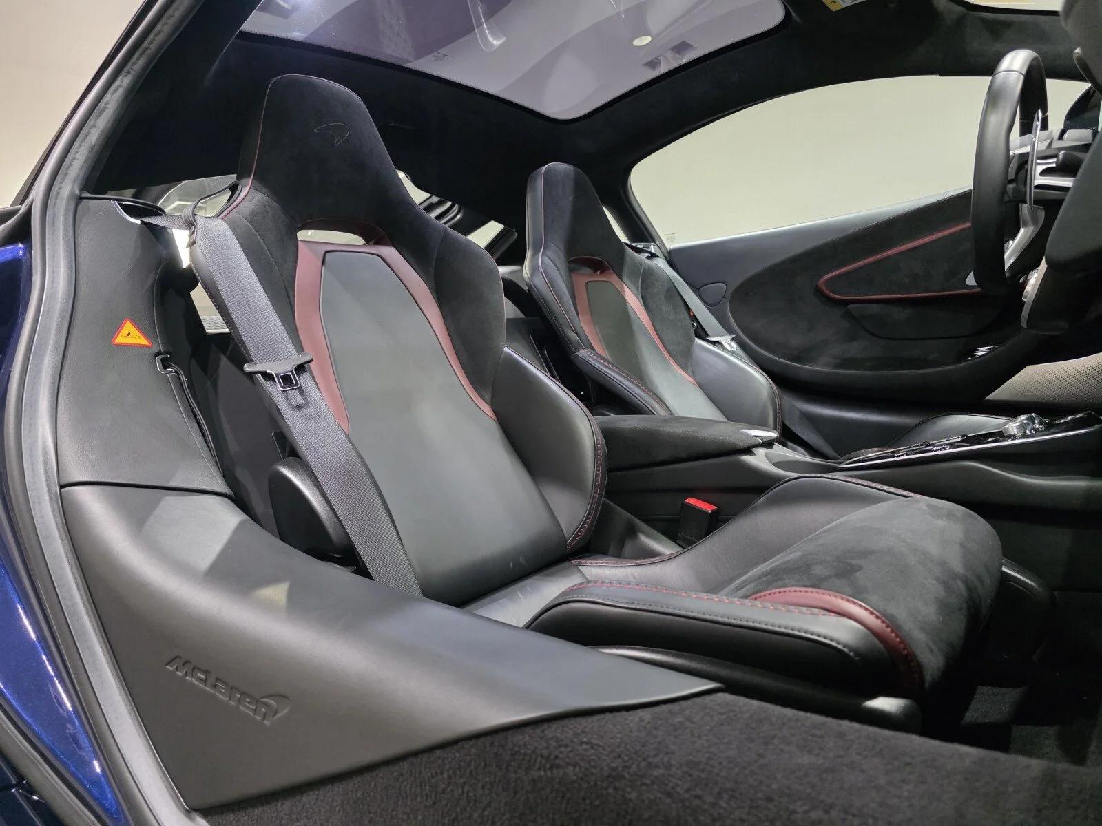 Used 2023 Namaka Blue McLaren  image 19