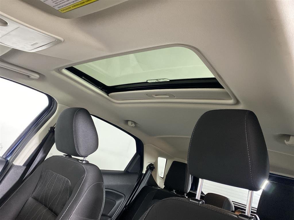 Used 2022 Blue Ford SE image 24