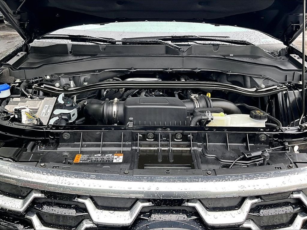 Used 2025 Black Metallic Ford Platinum image 36