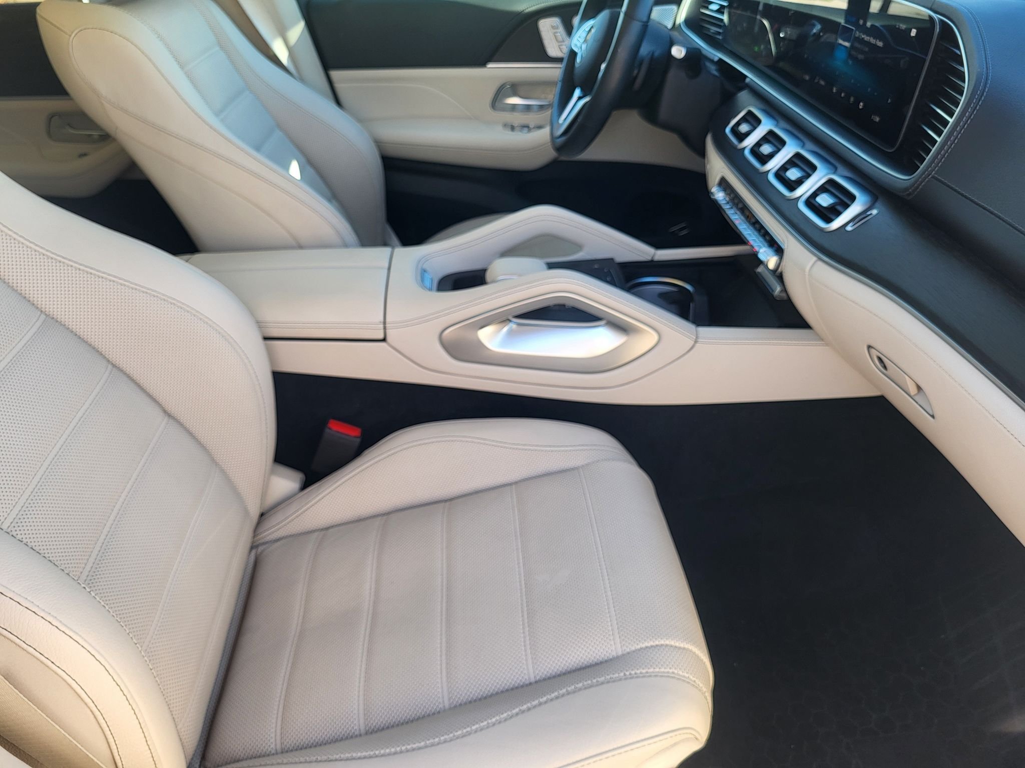 Certified Used 2023 MANUFAKTUR Diamond White Bright Mercedes-Benz GLE450 4MATIC® image 16