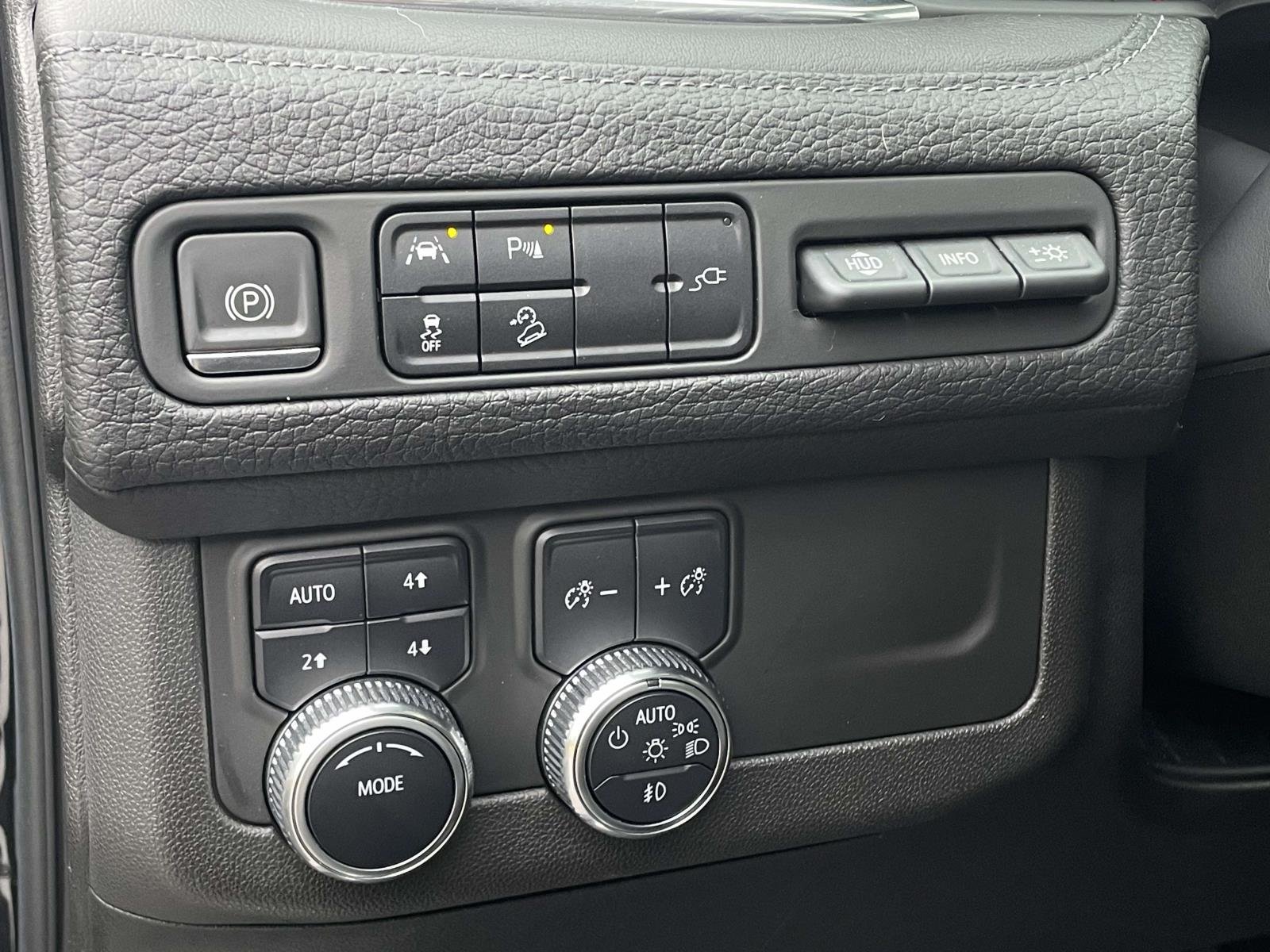 Used 2021 Onyx Black GMC Denali image 10