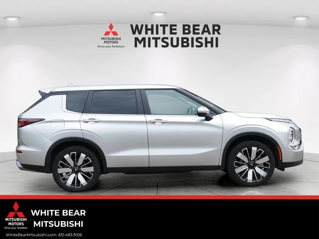Used 2025 Gray Mitsubishi SE image 6
