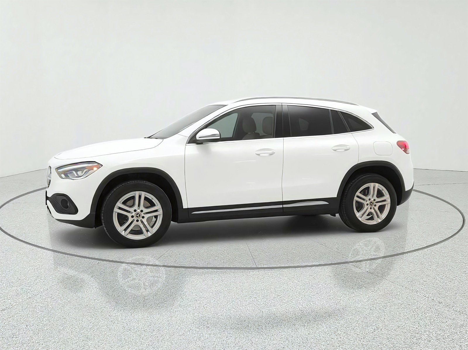 Used 2021 Polar White Mercedes-Benz GLA 250 SUV image 8