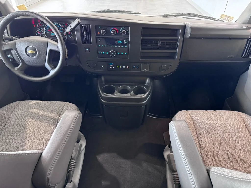 2025 Chevrolet Express Passenger LT - Photo 12