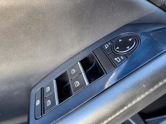 Used 2019 Silver Mazda Select image 37