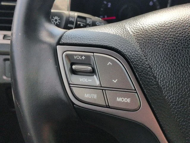 Used 2014 Black Hyundai Base image 14