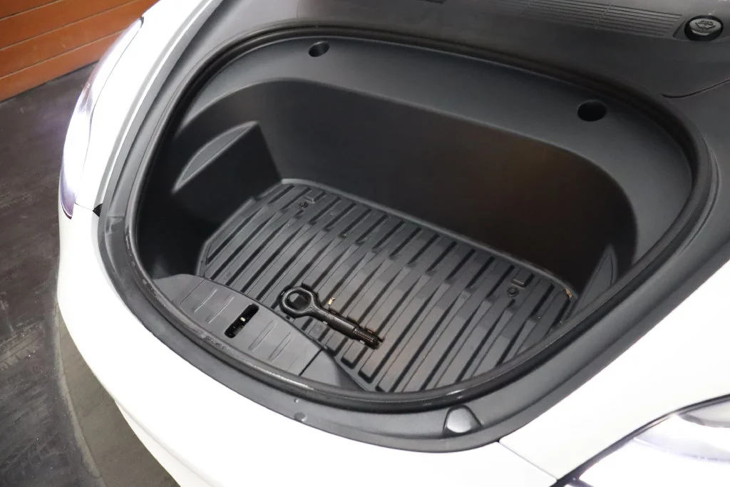Used 2022 Pearl White Multi-Coat Tesla Long Range image 2