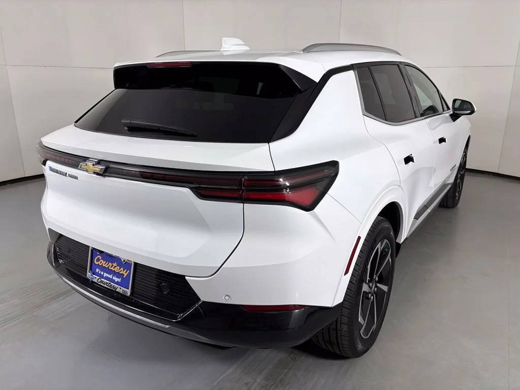 Used 2024 White Chevrolet LT image 8