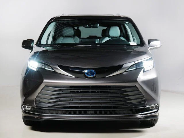 Used 2023 Gray Toyota Limited image 8