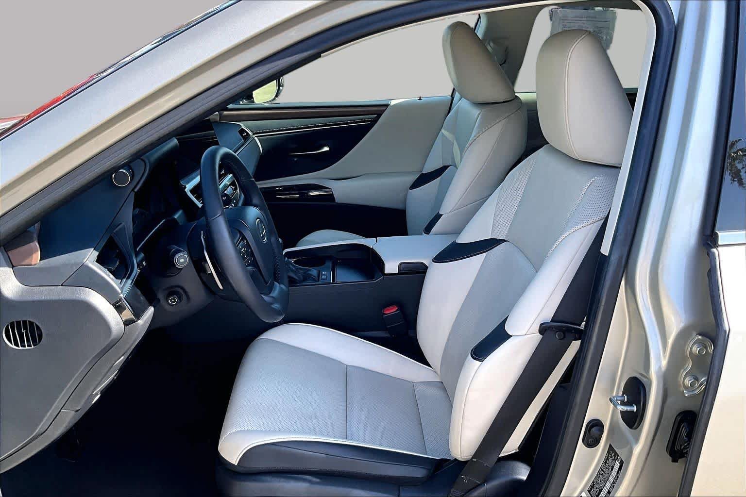 Used 2023 Moonbeam Beige Metallic Lexus  image 7