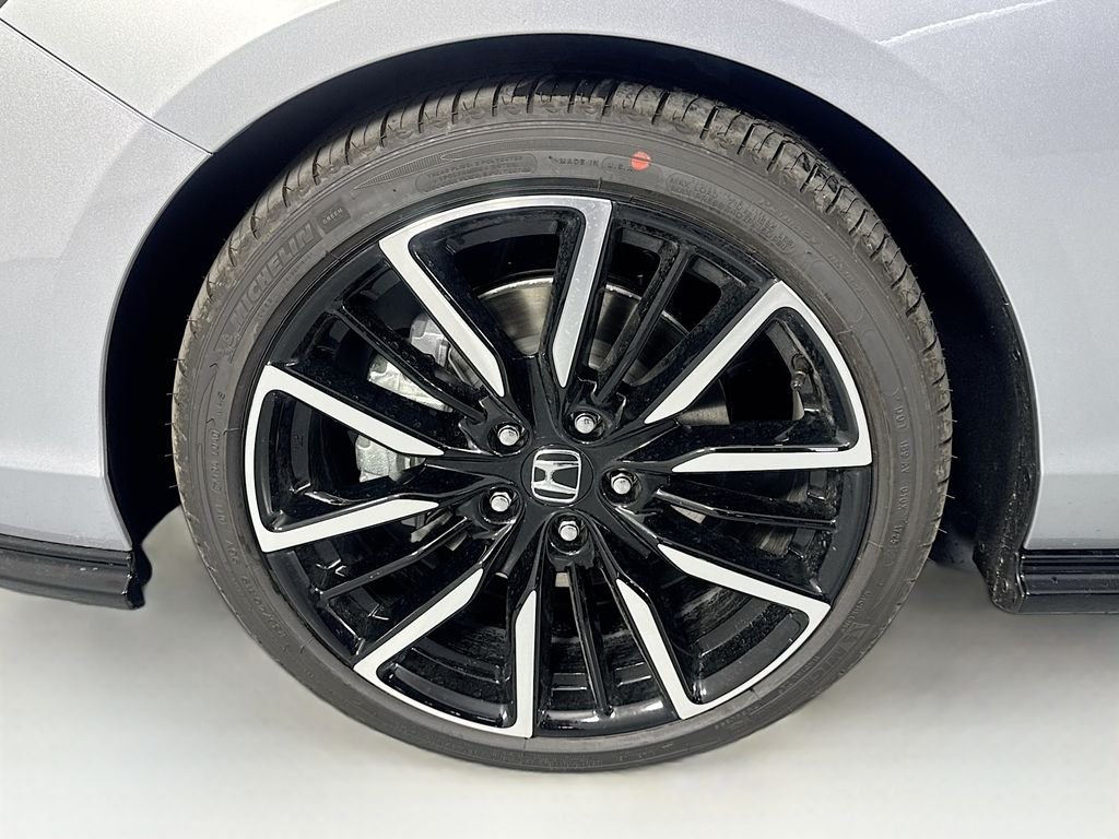 New 2026 Solar Silver Metallic Honda Touring image 13