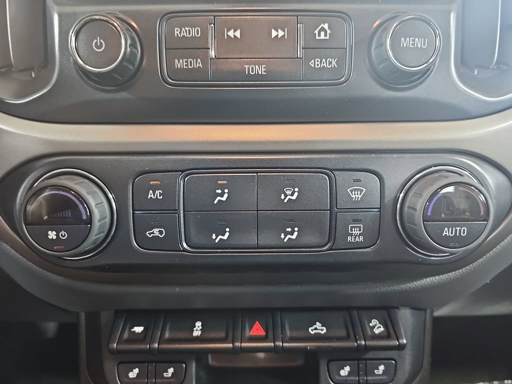 Used 2018 CENTENNIAL BLUE METALLIC Chevrolet 4WD Z71 image 25