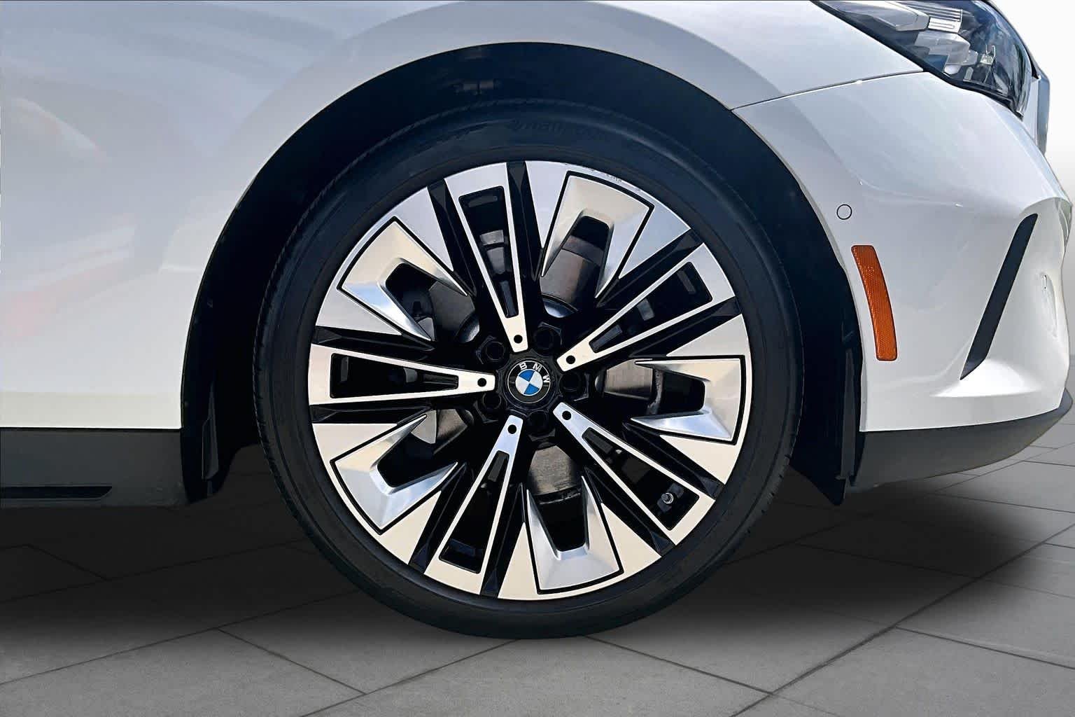 Used 2026 Mineral White Metallic BMW 530i image 10