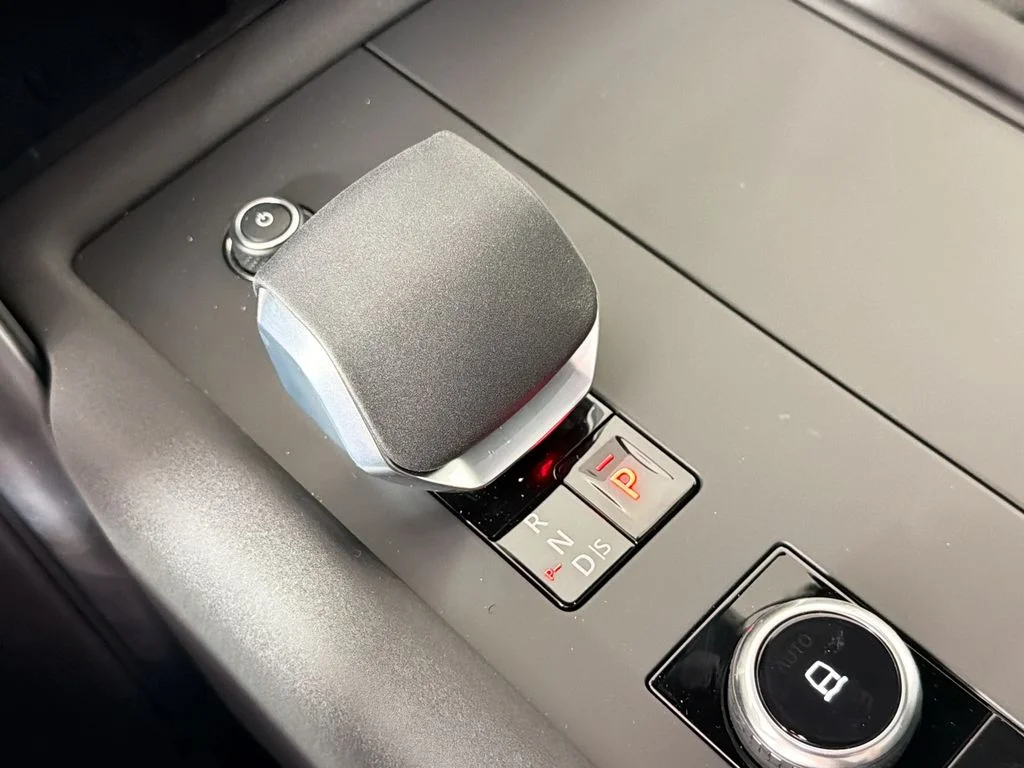 New 2026 Fuji White Land Rover S image 17