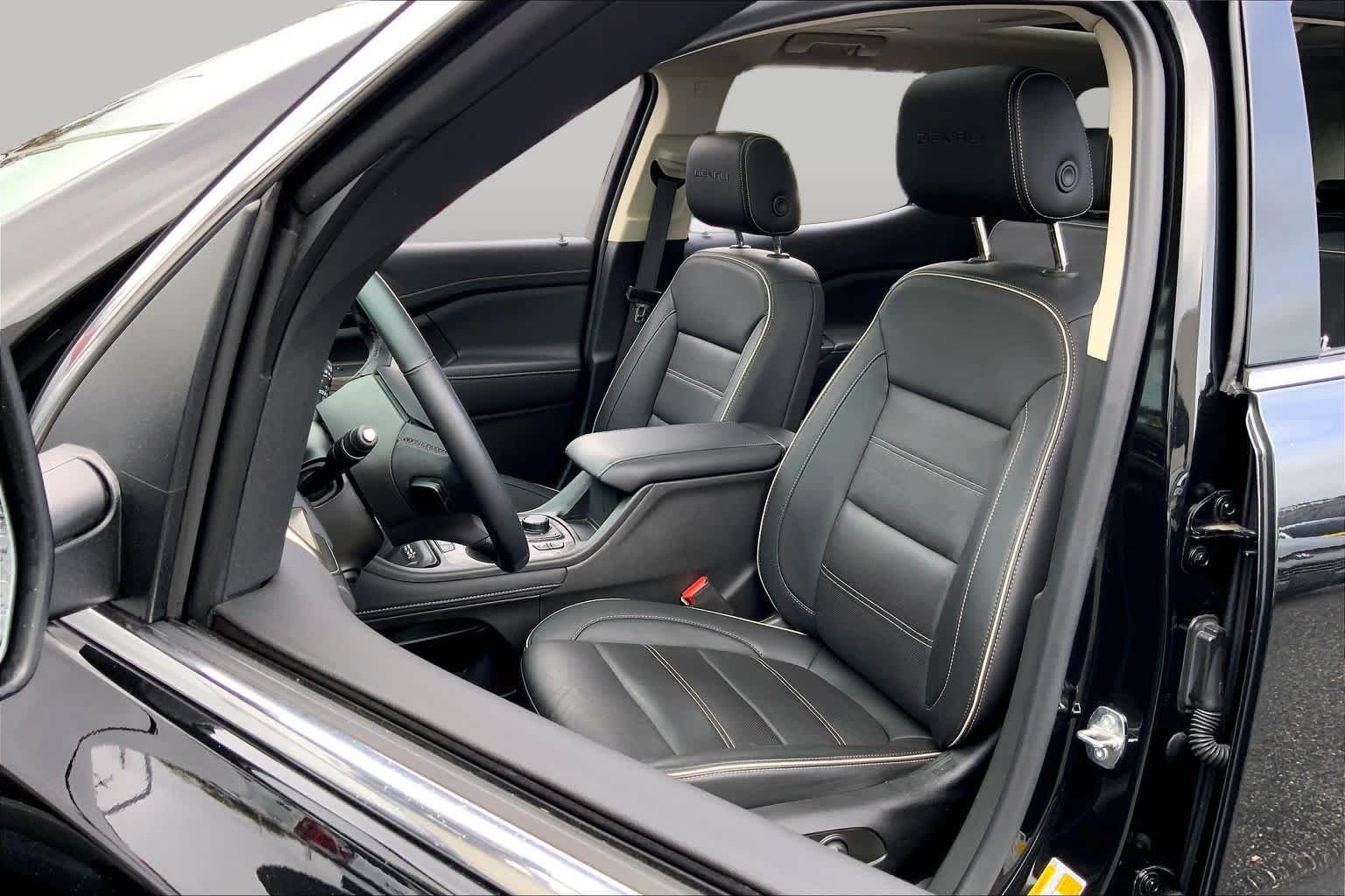 Used 2023 EBONY TWILIGHT METALLIC GMC Denali image 9