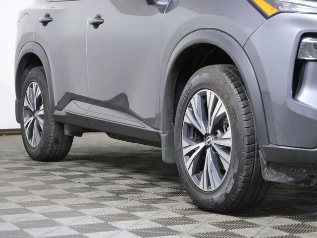 Used 2022 Nissan Rogue SV with VIN 5N1BT3BB3NC690022 for sale in Shakopee, Minnesota