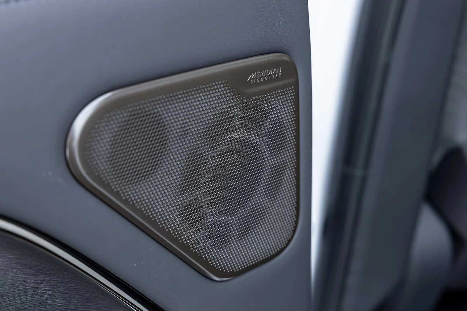 2026 Land Rover Range Rover SV - Photo 33