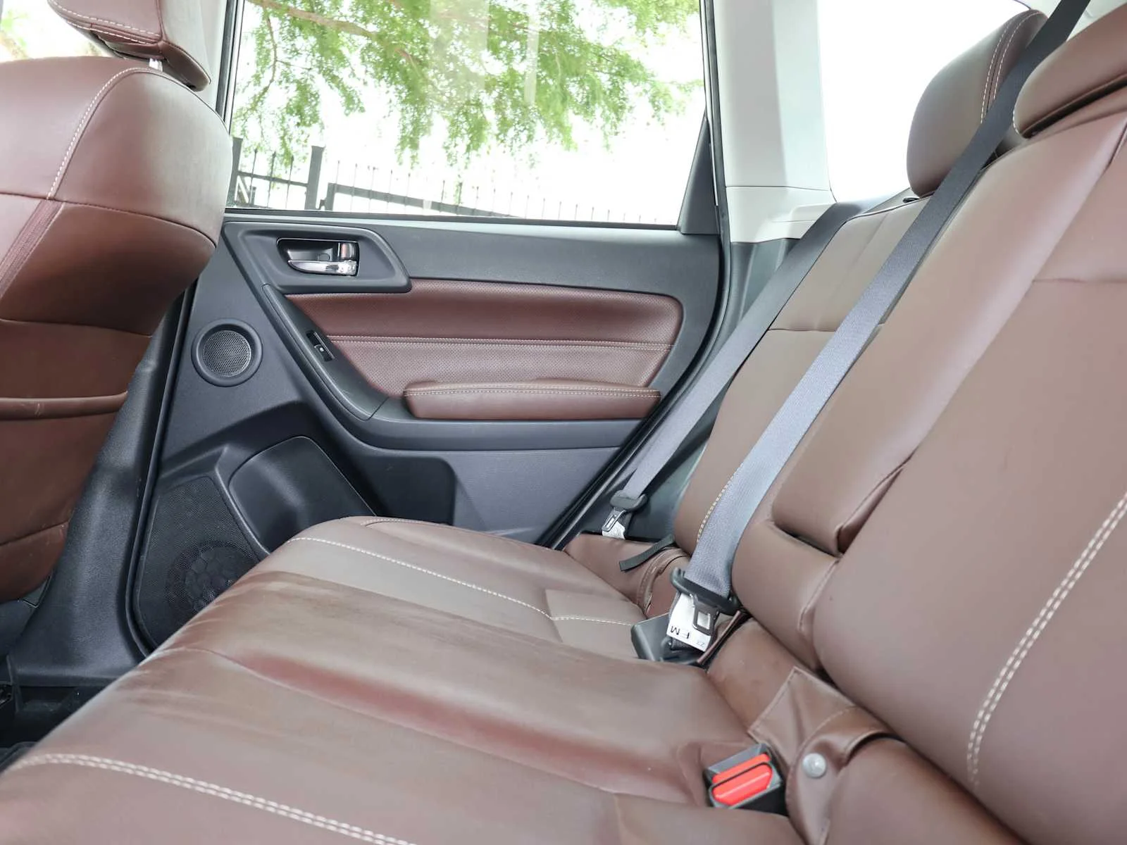 Used 2017 Crystal White Pearl Subaru Touring image 27