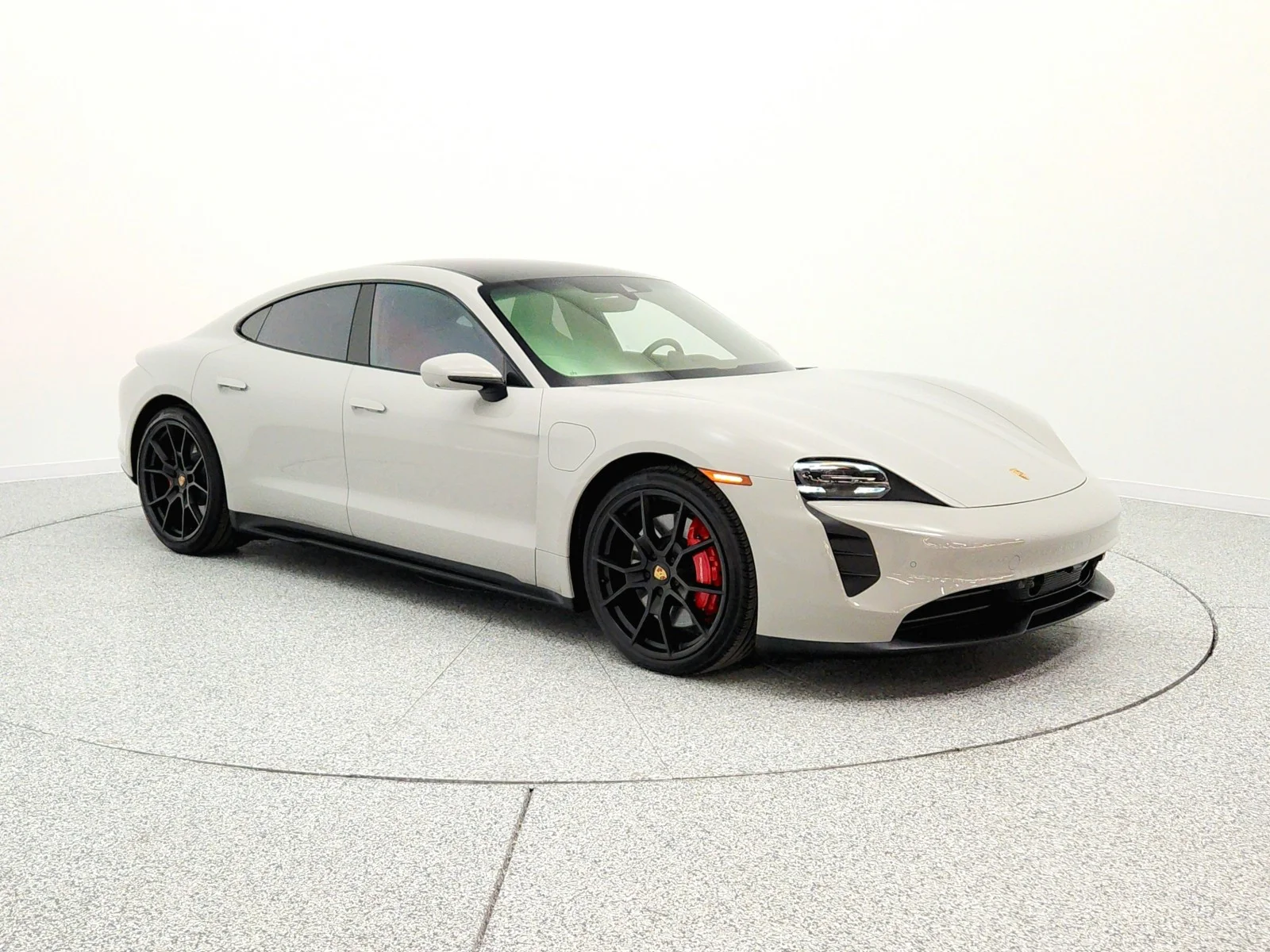 Used 2024 Chalk Porsche GTS AWD image 3