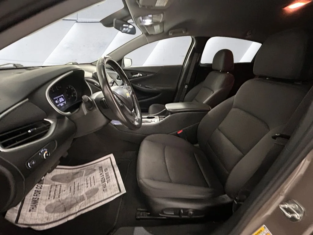 Used 2022 Gray Chevrolet RS image 7
