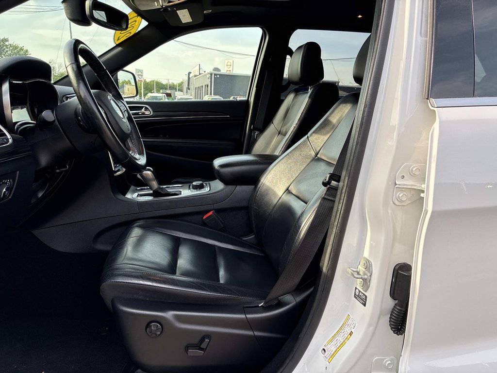 Used 2021 White Jeep Limited image 23