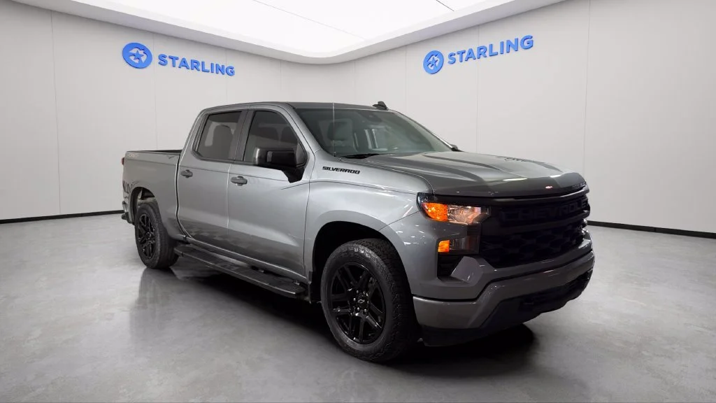 Used 2023 STERLING GRAY METALLIC Chevrolet Custom image 14