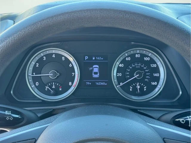 Used 2022 Gray Hyundai SE image 19