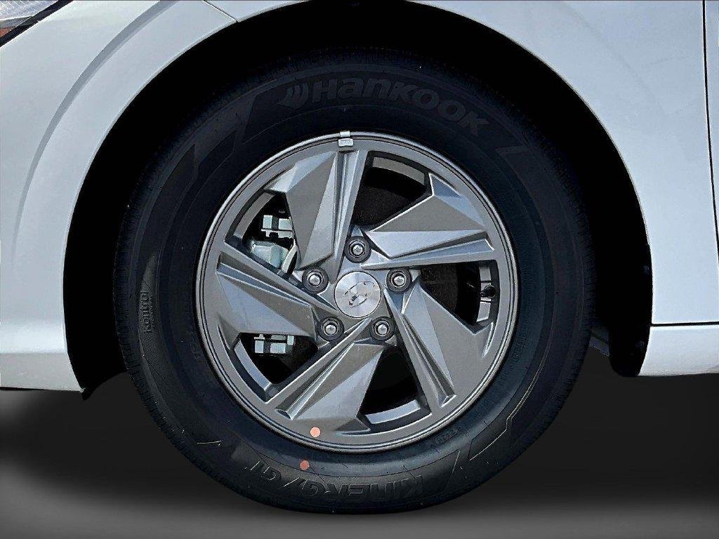 New 2026 White Hyundai SE image 26