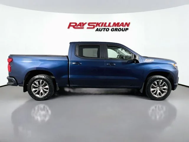 Used 2019 Blue Chevrolet RST image 8