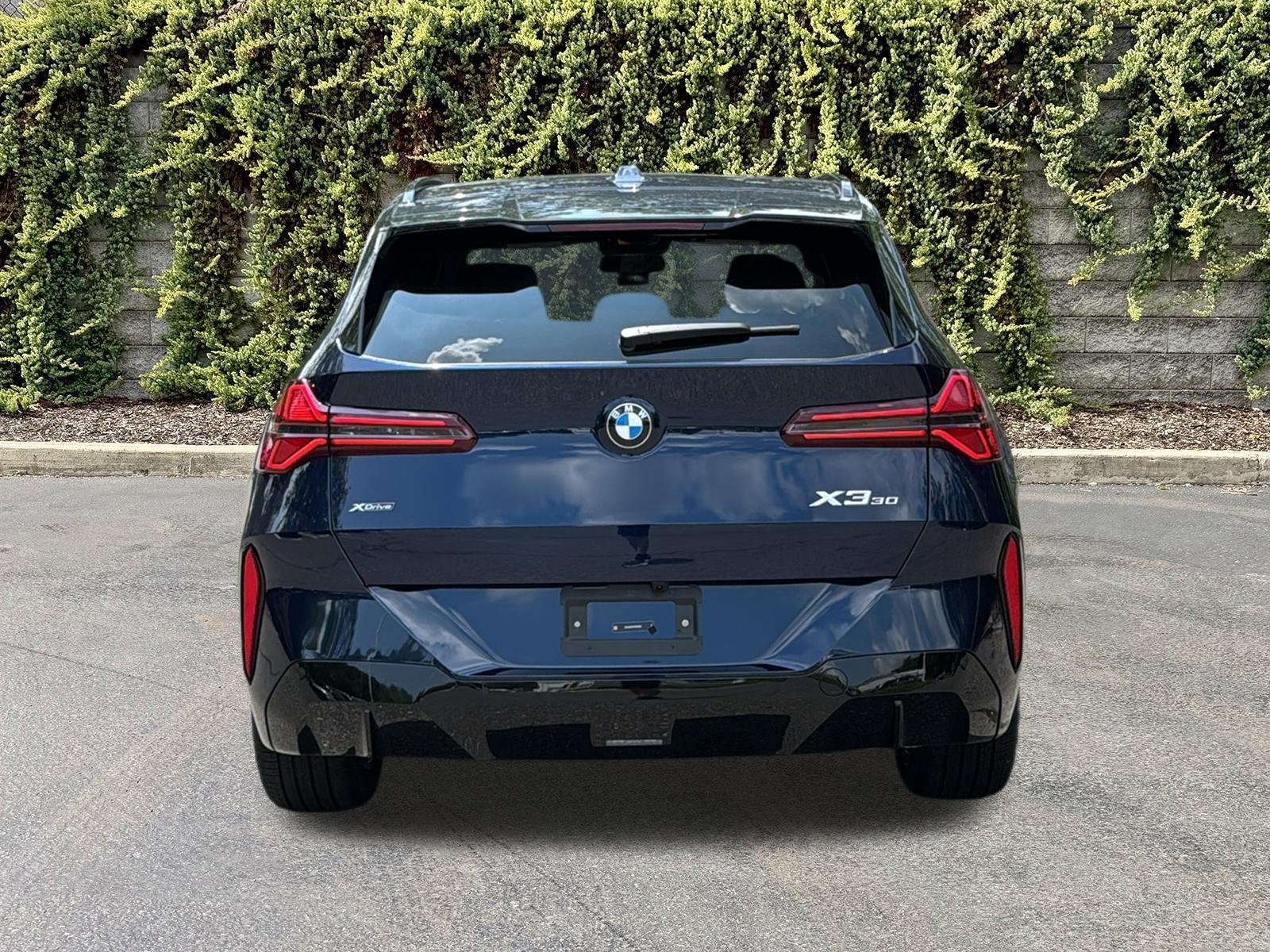 New 2026 Tanzanite Blue II Metallic BMW 30 xDrive image 5