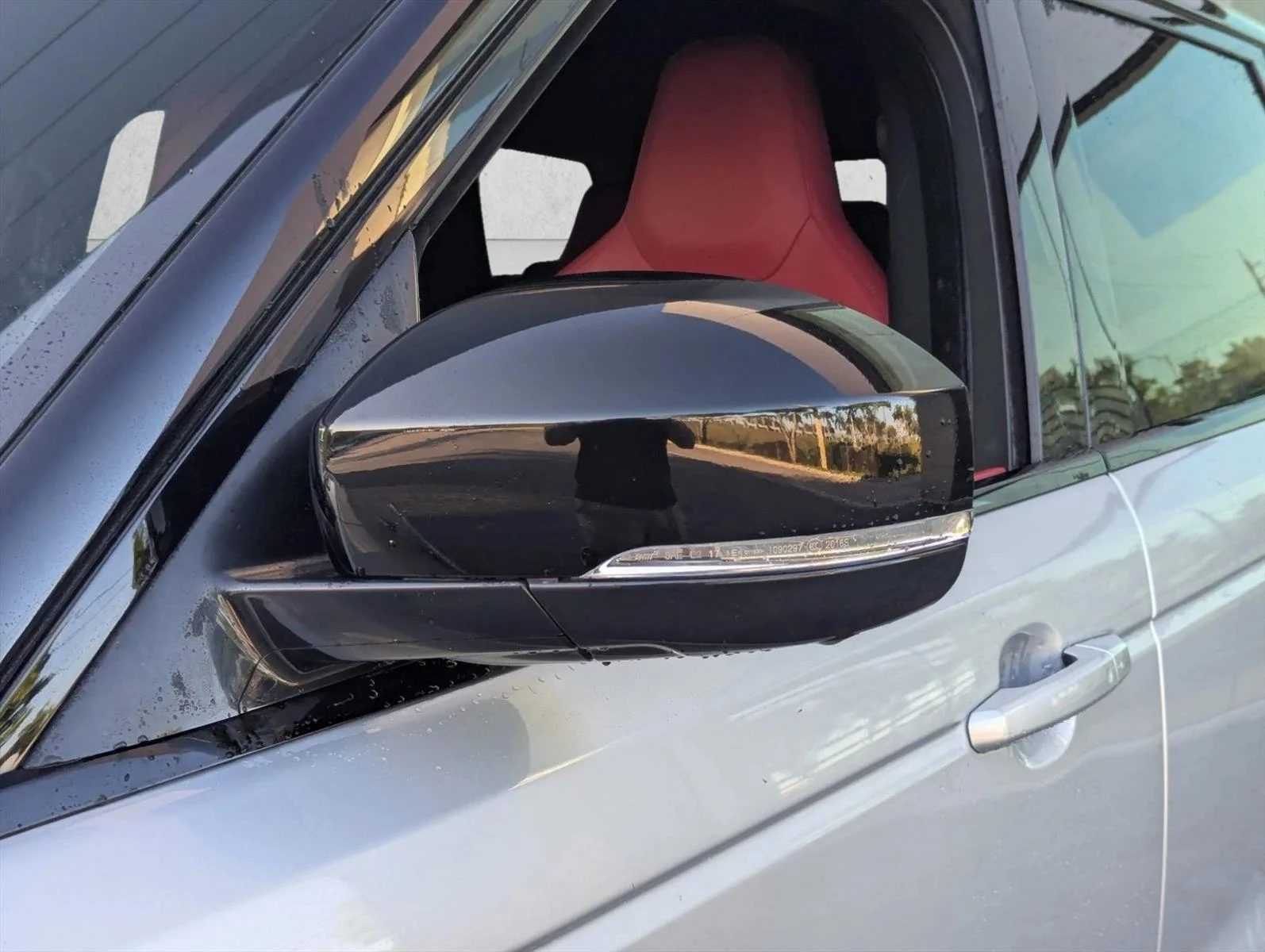 Used 2022 Silver/Gray Land Rover SVR image 6
