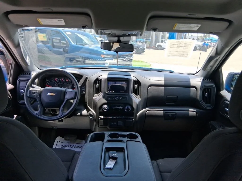 Used 2025 Riptide Blue Metallic Chevrolet Custom image 10