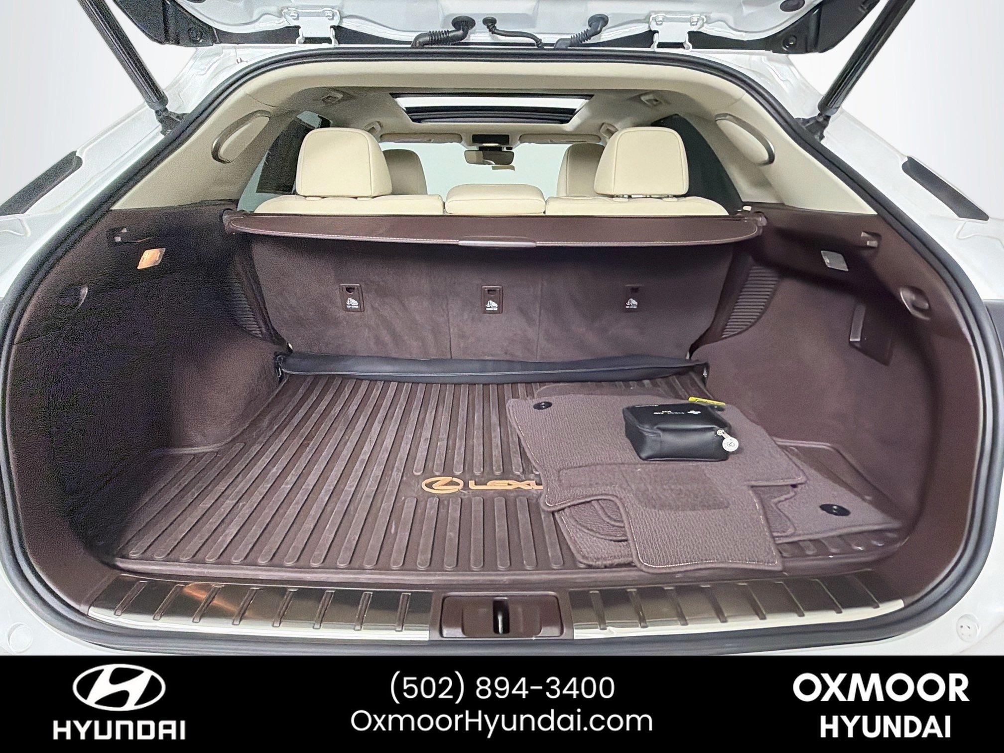 Used 2017 Eminent White Pearl Lexus Base image 27