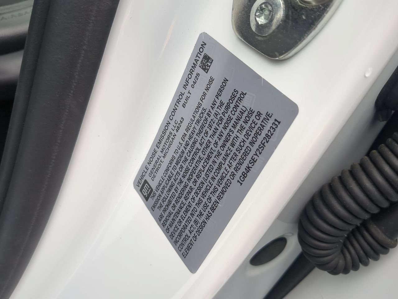New 2025 Summit White Chevrolet Work Truck image 32