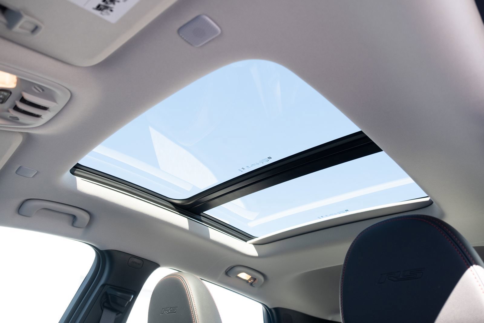 2027 Chevrolet Bolt RS - Photo 14