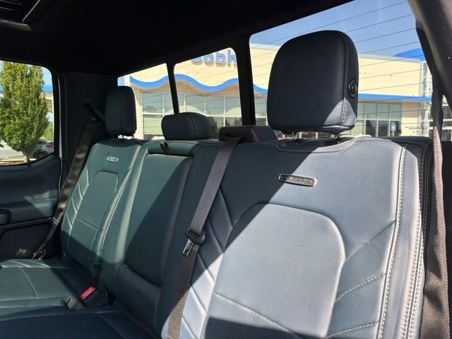 Used 2018 White Platinum Clearcoat Metallic Ford Limited image 21