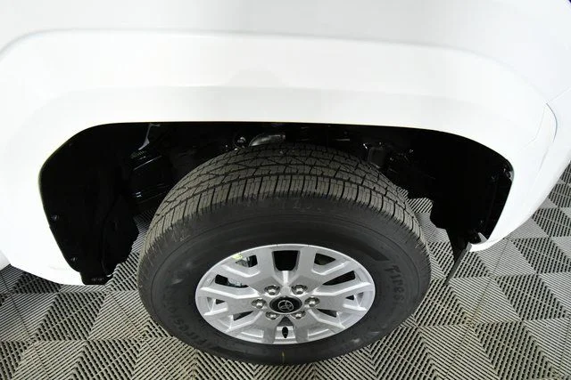 2026 Toyota Tacoma SR5 - Photo 17