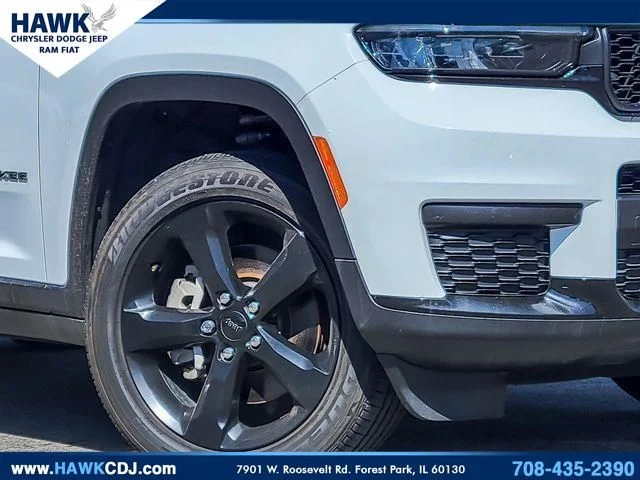 Certified Used 2024 White/off-white Jeep Altitude X image 3
